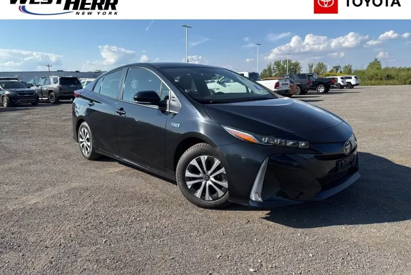 2022 Toyota Prius Prime XLE photo 1