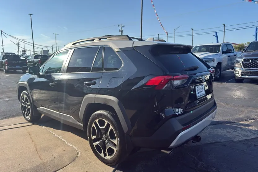 2019 Toyota RAV4 Adventure photo 1