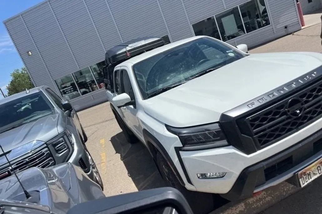 2023 Nissan Frontier PRO-4X photo 1
