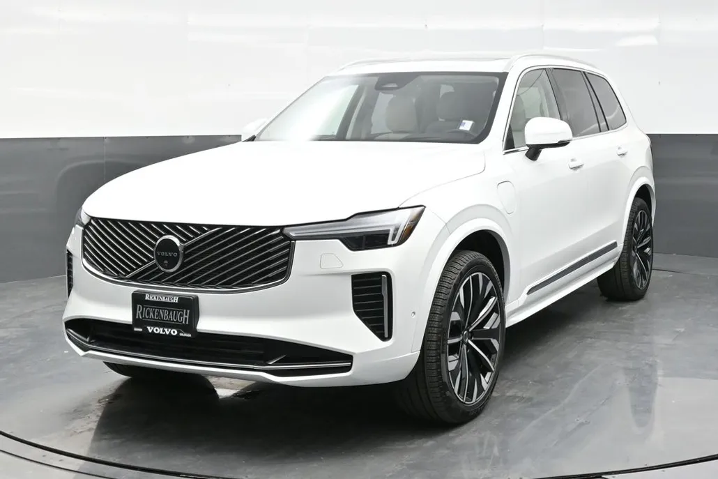 2025 Volvo XC90 T8 photo 1