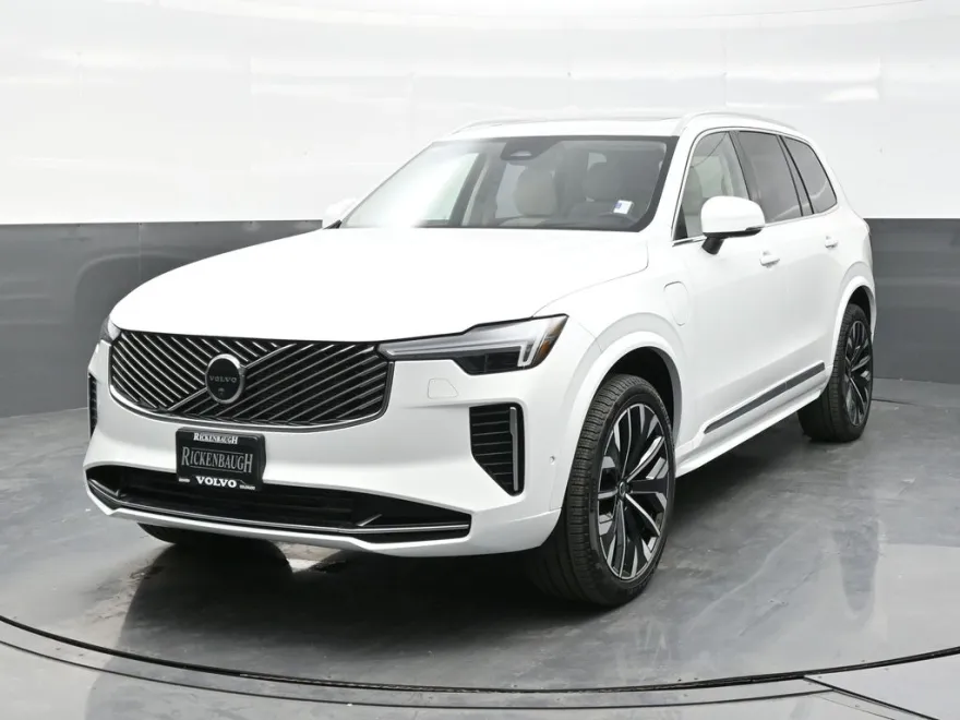 2025 Volvo XC90 T8 photo 1