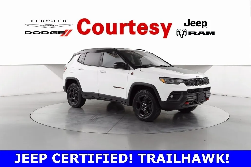 2023 Jeep Compass Trailhawk photo 1