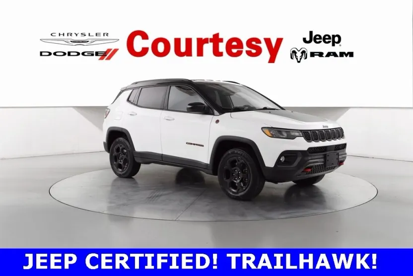 2023 Jeep Compass Trailhawk photo 1