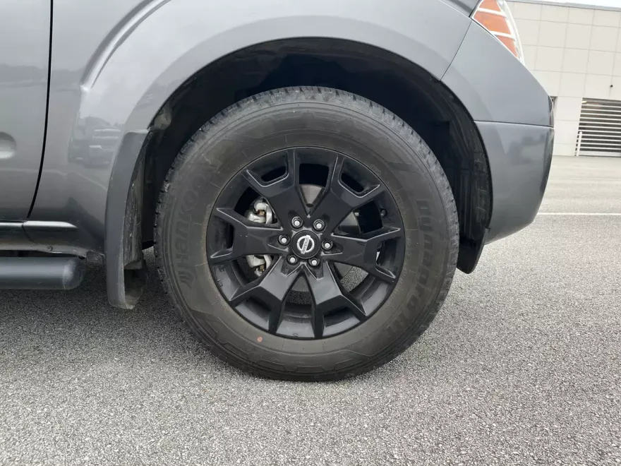 2020 Nissan Frontier SV photo 1