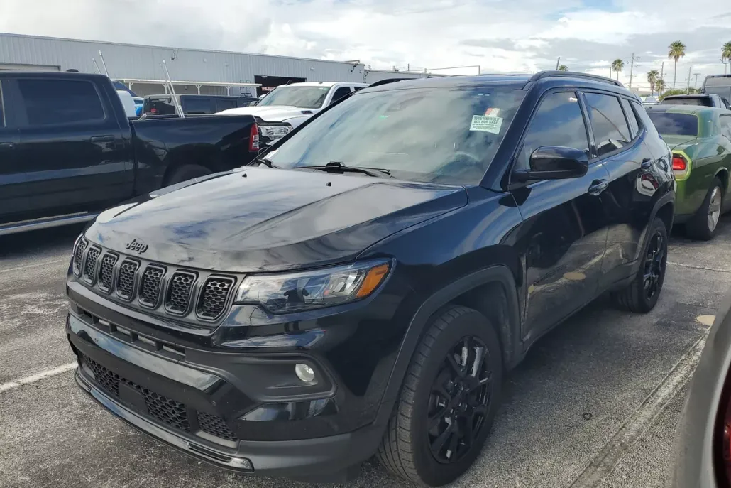 2023 Jeep Compass Altitude photo 1