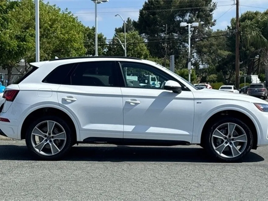 2025 Audi Q5 45 S line Premium photo 3