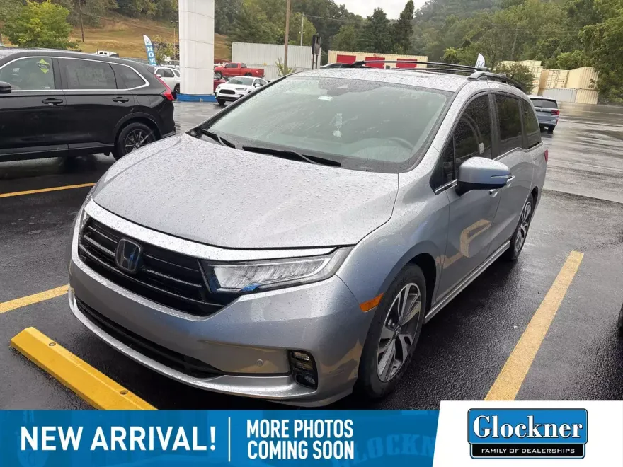 2024 Honda Odyssey Touring photo 1