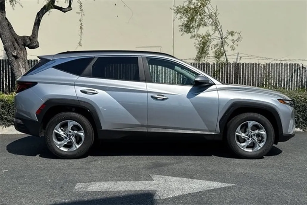 2024 Hyundai Tucson SEL photo 1