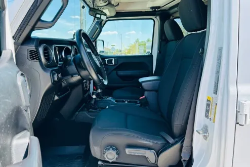 2022 Jeep Wrangler Unlimited High Tide photo 3