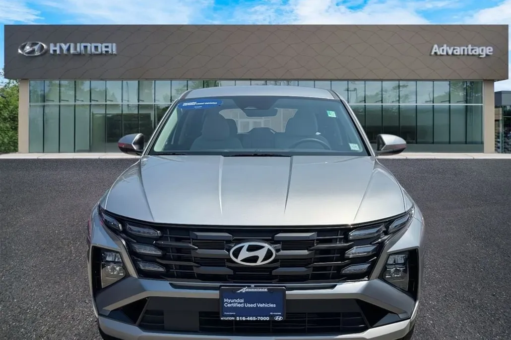 2025 Hyundai Tucson SE photo 1