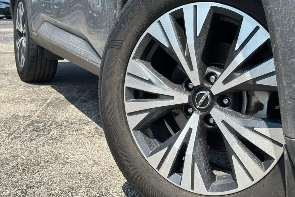 2023 Nissan Rogue SV photo 1