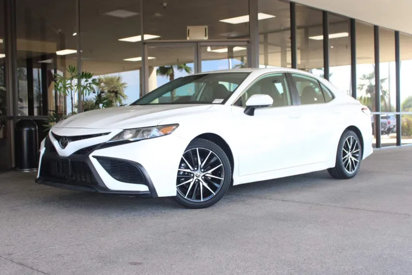 2024 Toyota Camry SE photo 1