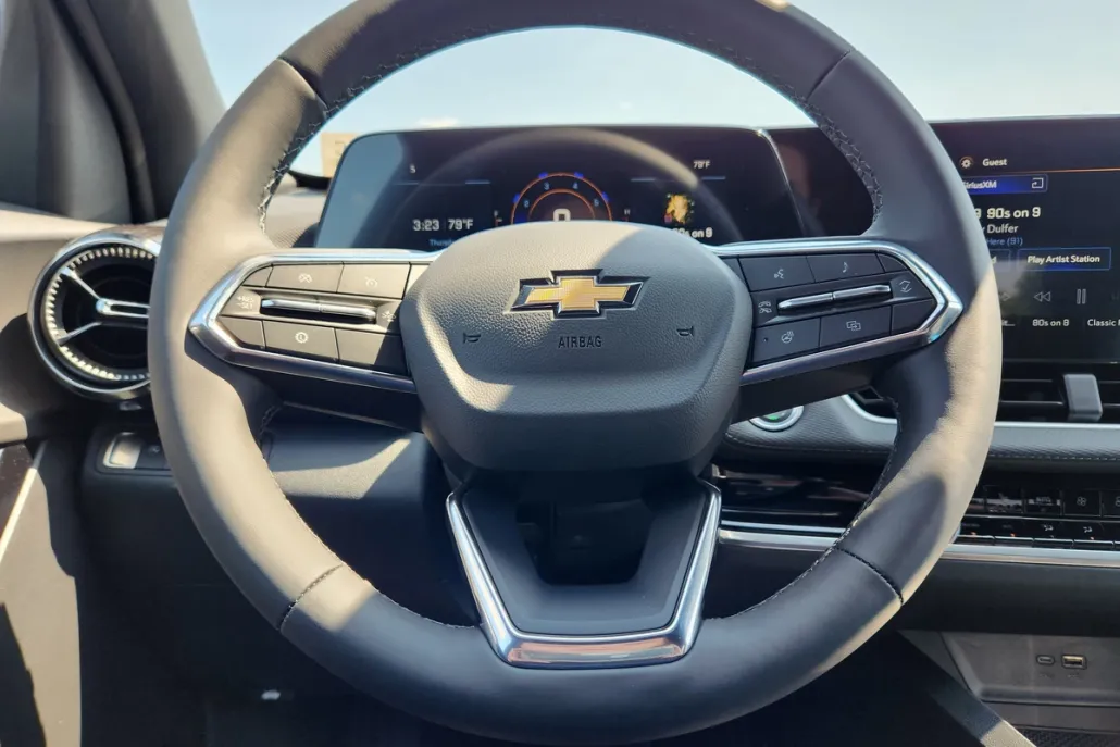 2026 Chevrolet Equinox LT photo 1
