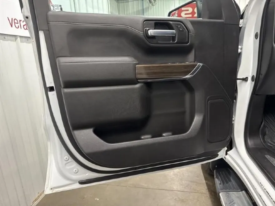 2021 Chevrolet Silverado 1500 RST photo 1