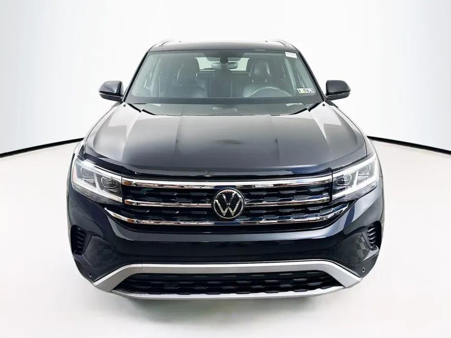 2023 Volkswagen Atlas Cross Sport V6 SE Technology photo 1
