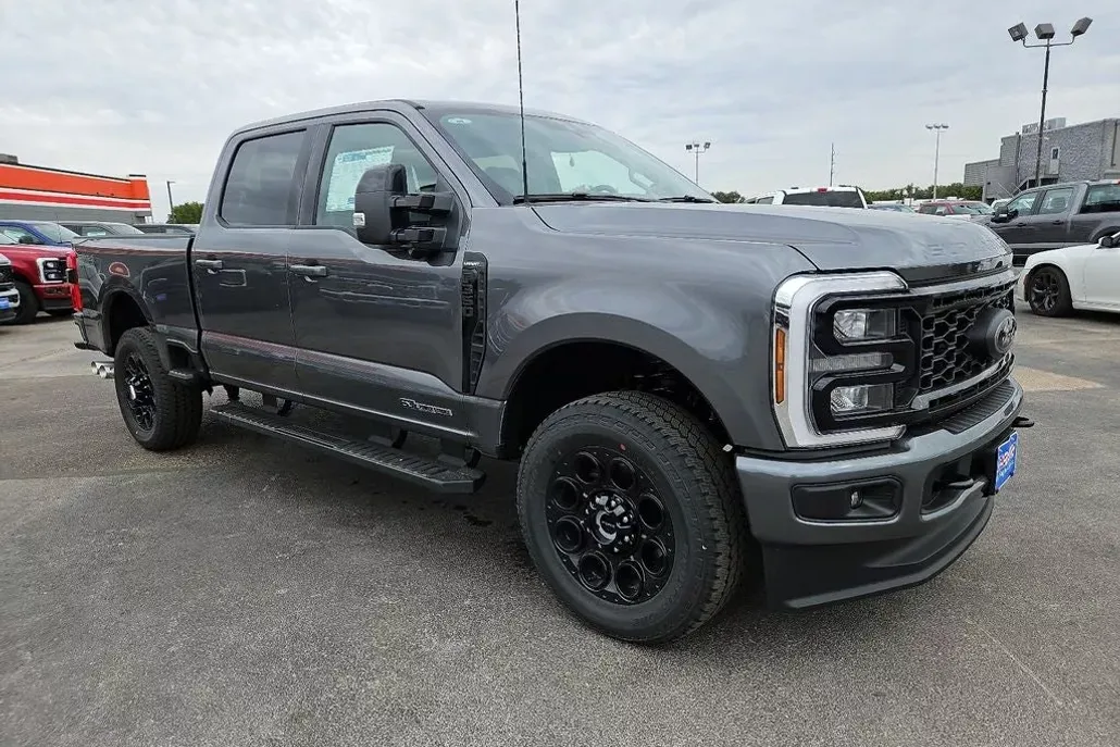 2026 Ford F-350 photo 1