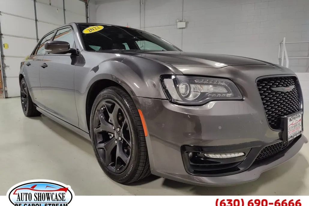 2022 Chrysler 300 photo 1