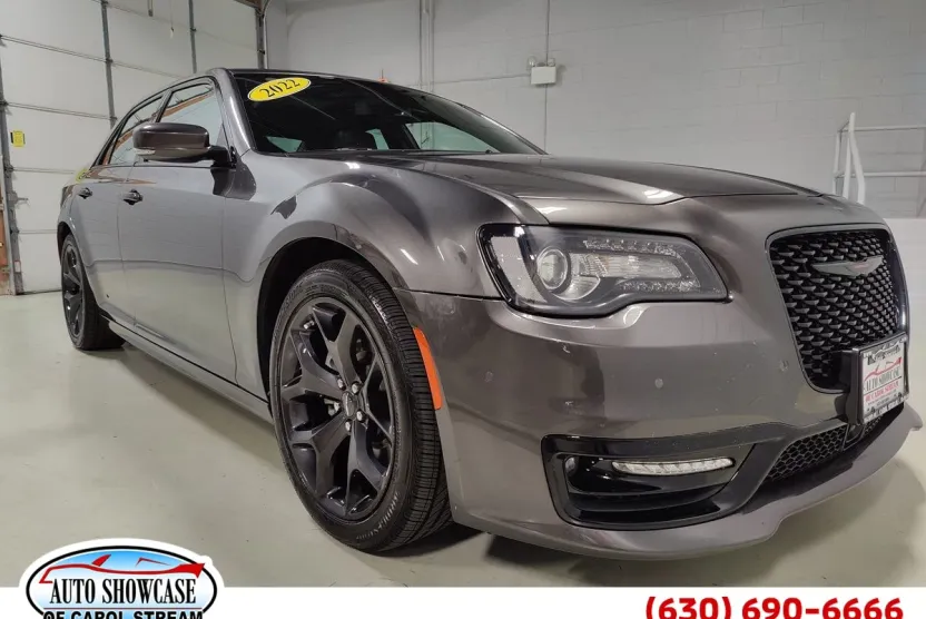 2022 Chrysler 300 photo 1