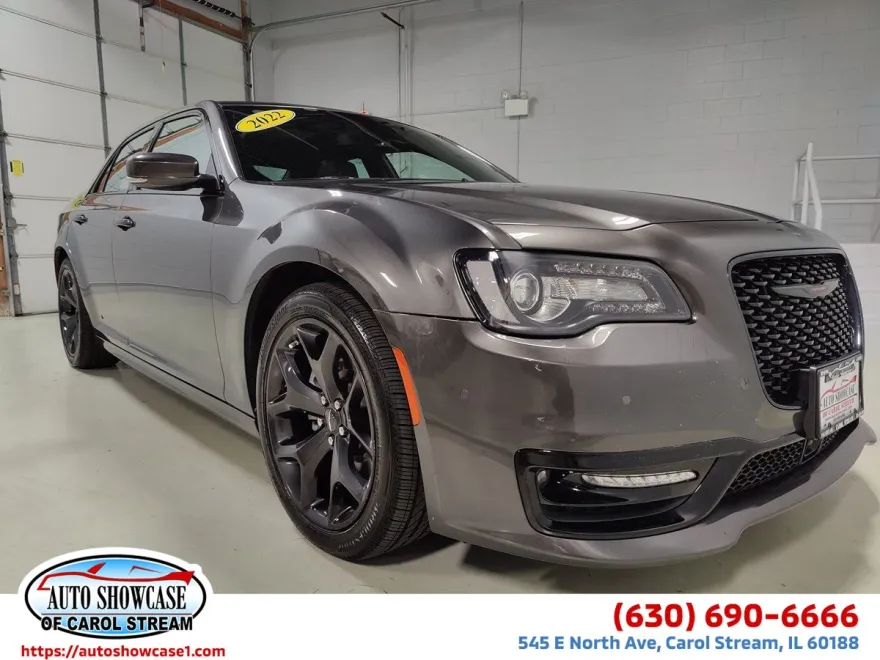 2022 Chrysler 300 photo 1
