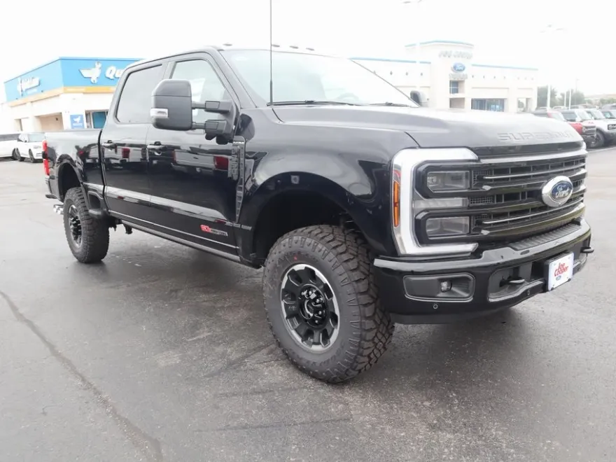 2025 Ford F-350 Platinum photo 1