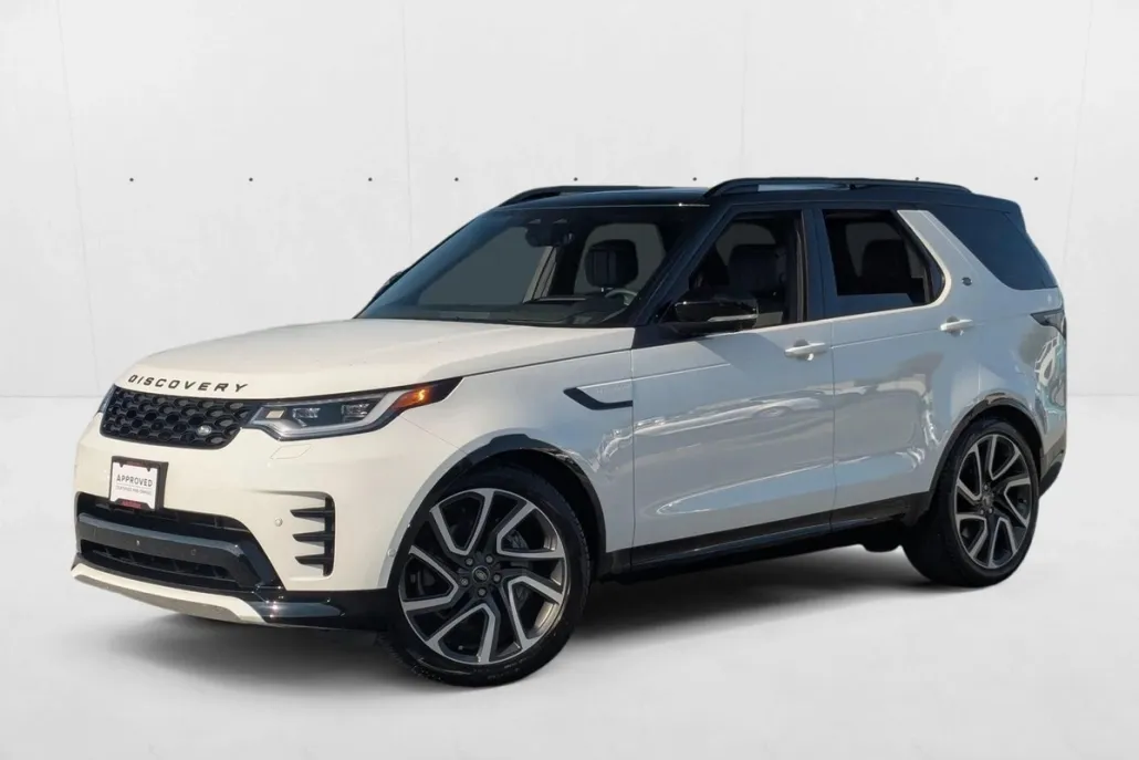 2024 Land Rover Discovery P300 Dynamic SE photo 1