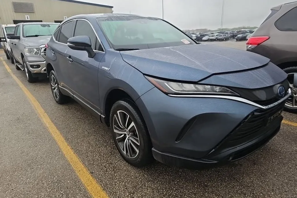 2021 Toyota Venza LE photo 1