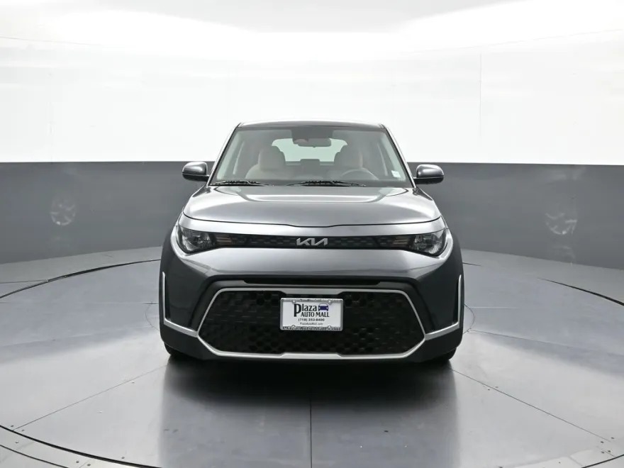 2023 Kia Soul LX photo 1