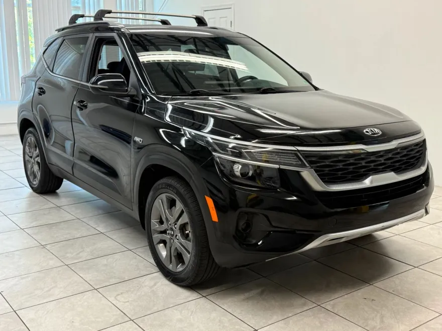2021 Kia Seltos S photo 1