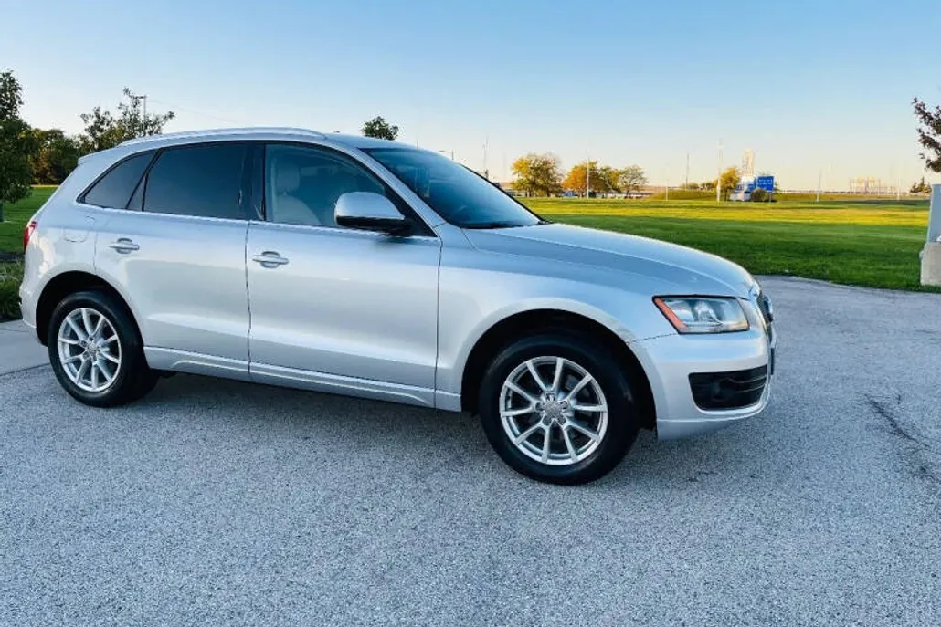 2012 Audi Q5 2.0T Premium photo 1