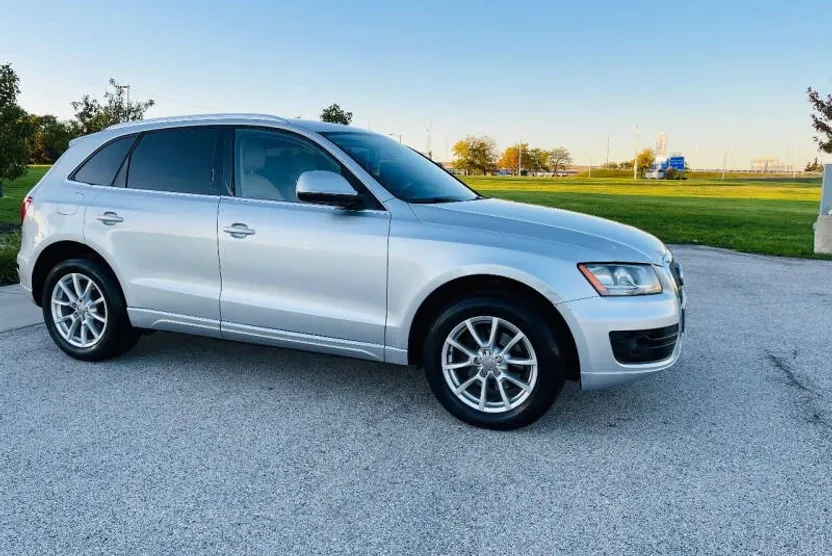 2012 Audi Q5 2.0T Premium photo 1