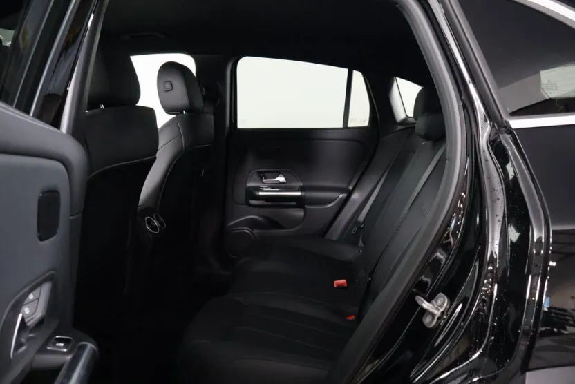 2025 Mercedes Benz GLA 250 photo 1