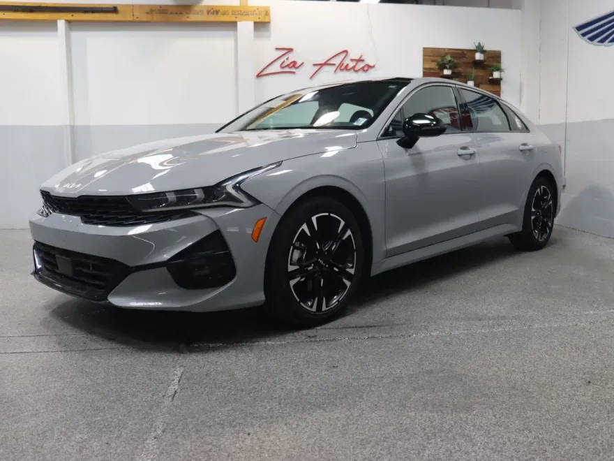 2023 Kia K5 GT-Line photo 1