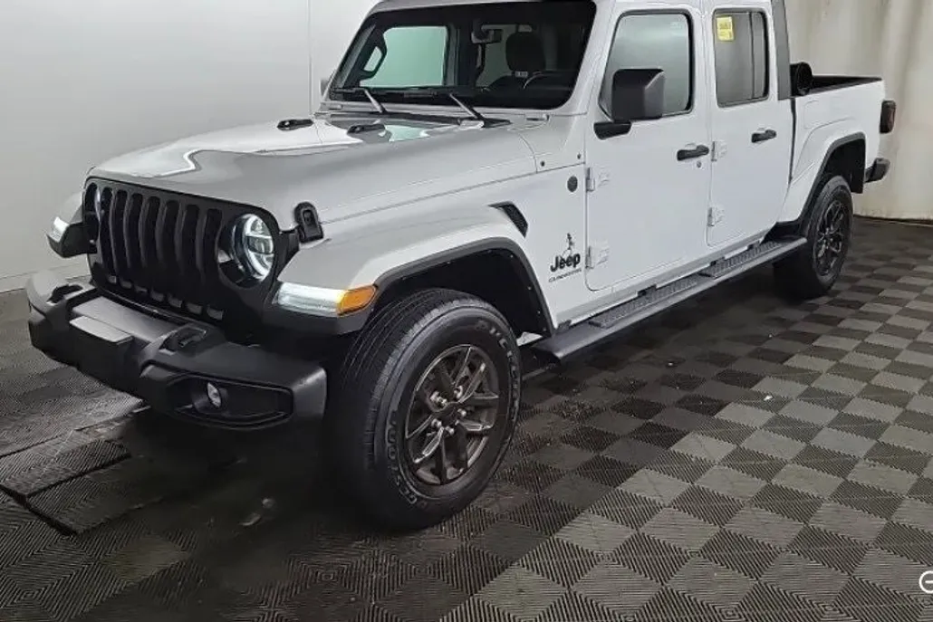 2022 Jeep Gladiator Altitude photo 1