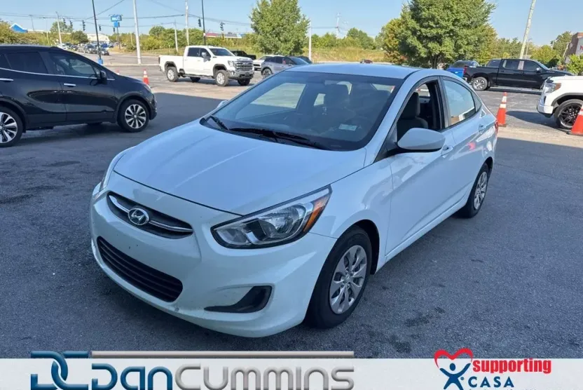 2017 Hyundai Accent SE photo 1