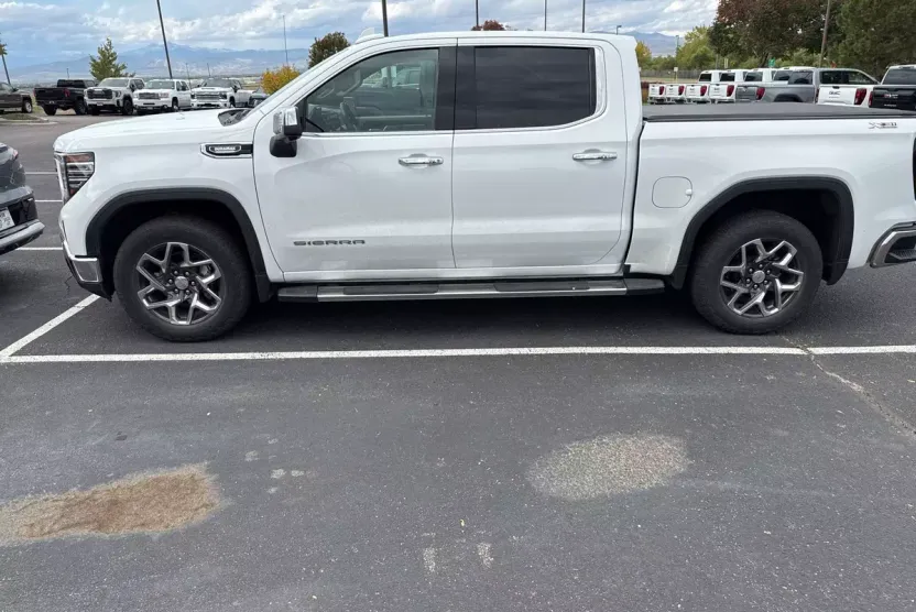 2024 Gmc Sierra 1500 SLT photo 1