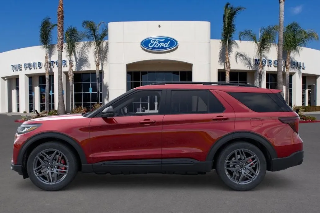 2025 Ford Explorer ST photo 1
