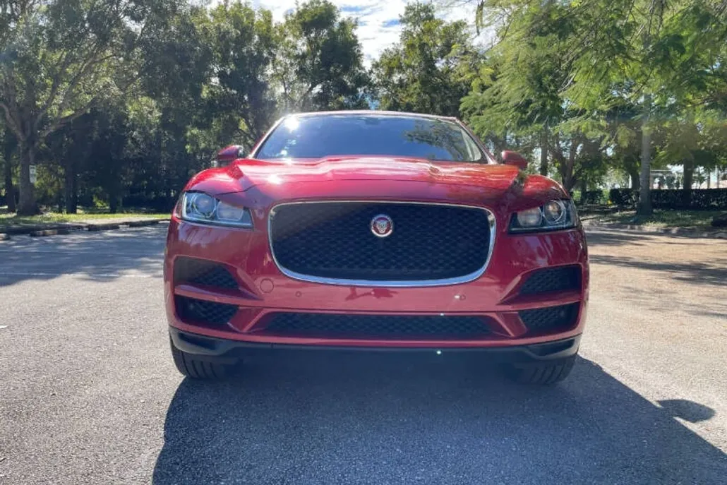 2019 Jaguar F-PACE Premium photo 1