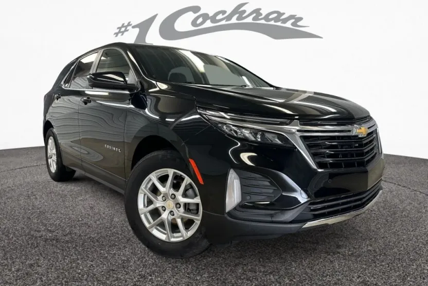 2023 Chevrolet Equinox LT photo 1