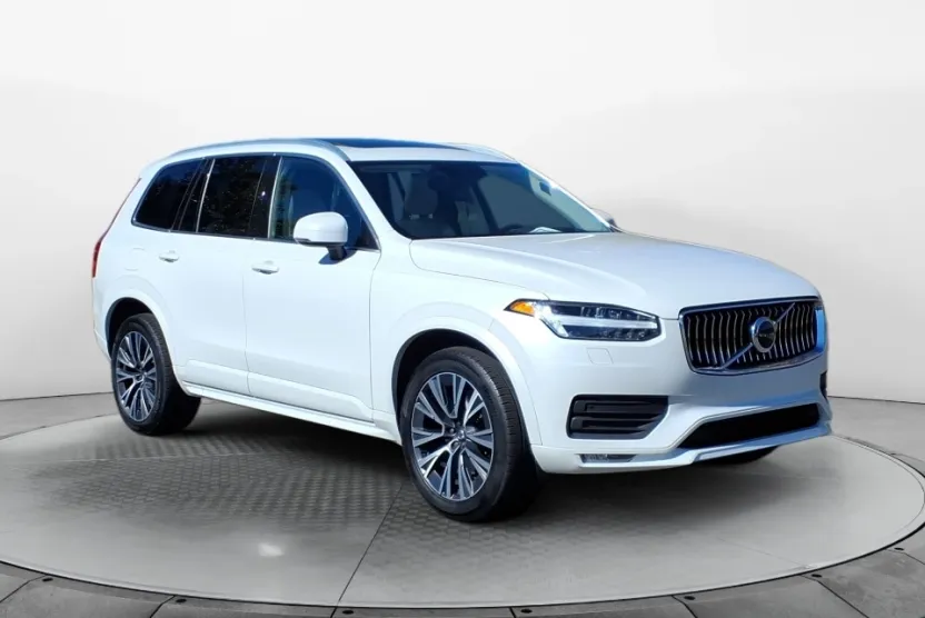 2022 Volvo XC90 T5 Momentum photo 1