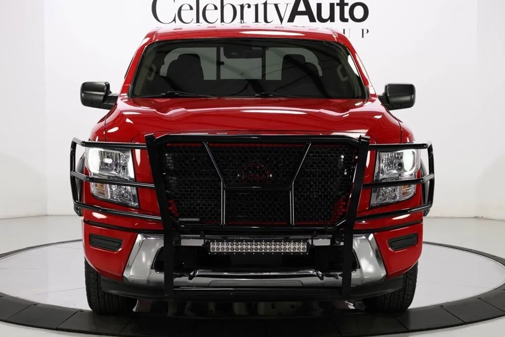2022 Nissan Titan SV photo 1