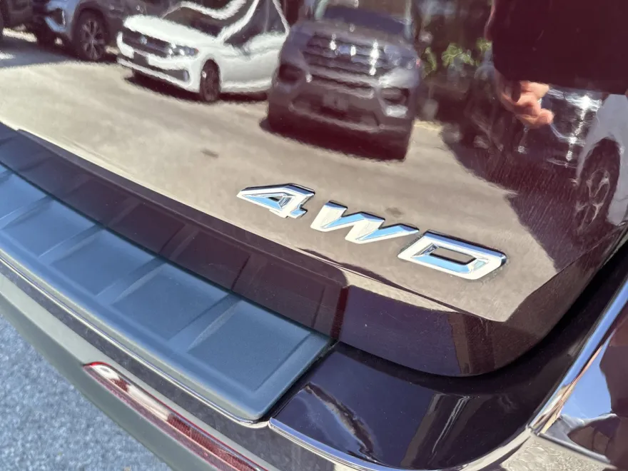2022 Ford Explorer XLT photo 1