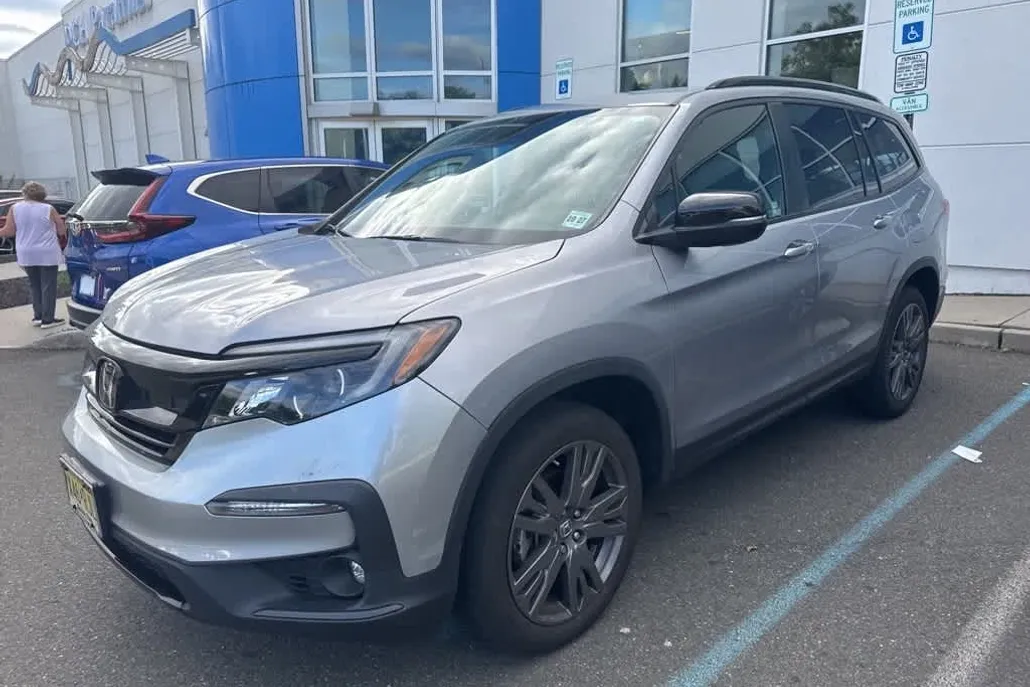 2022 Honda Pilot Sport photo 1