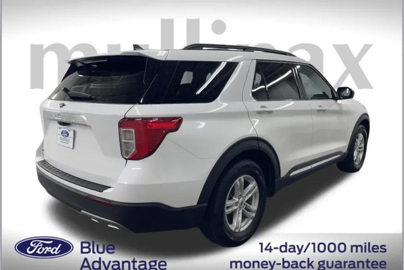 2024 Ford Explorer XLT photo 1