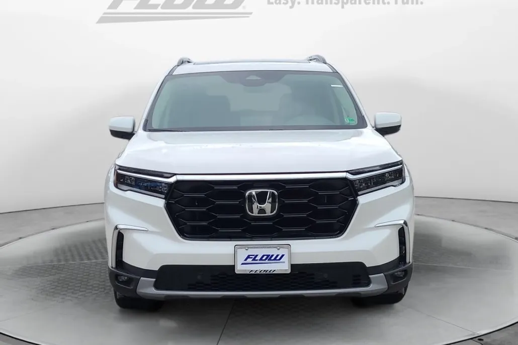 2025 Honda Pilot Touring photo 1