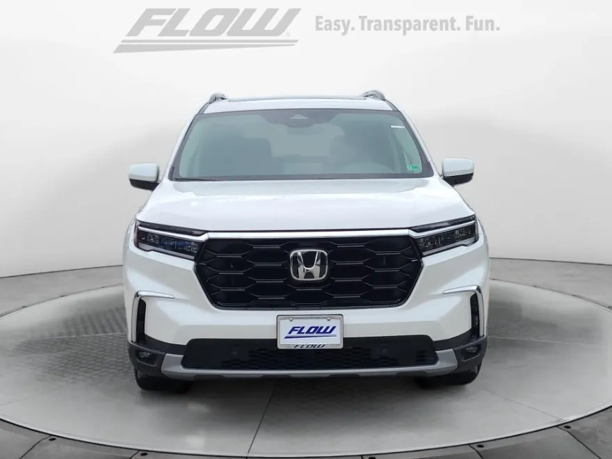 2025 Honda Pilot Touring photo 1
