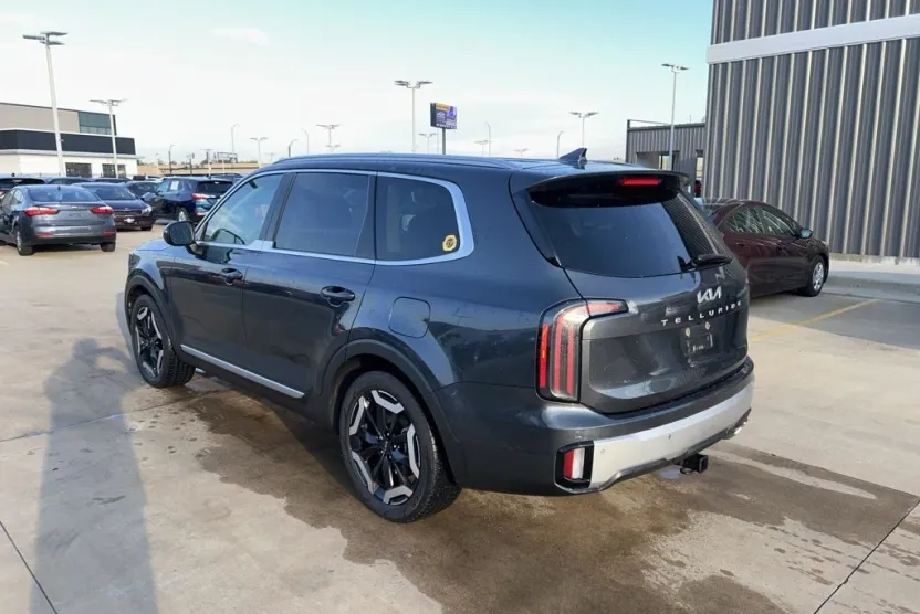 2024 Kia Telluride EX photo 1