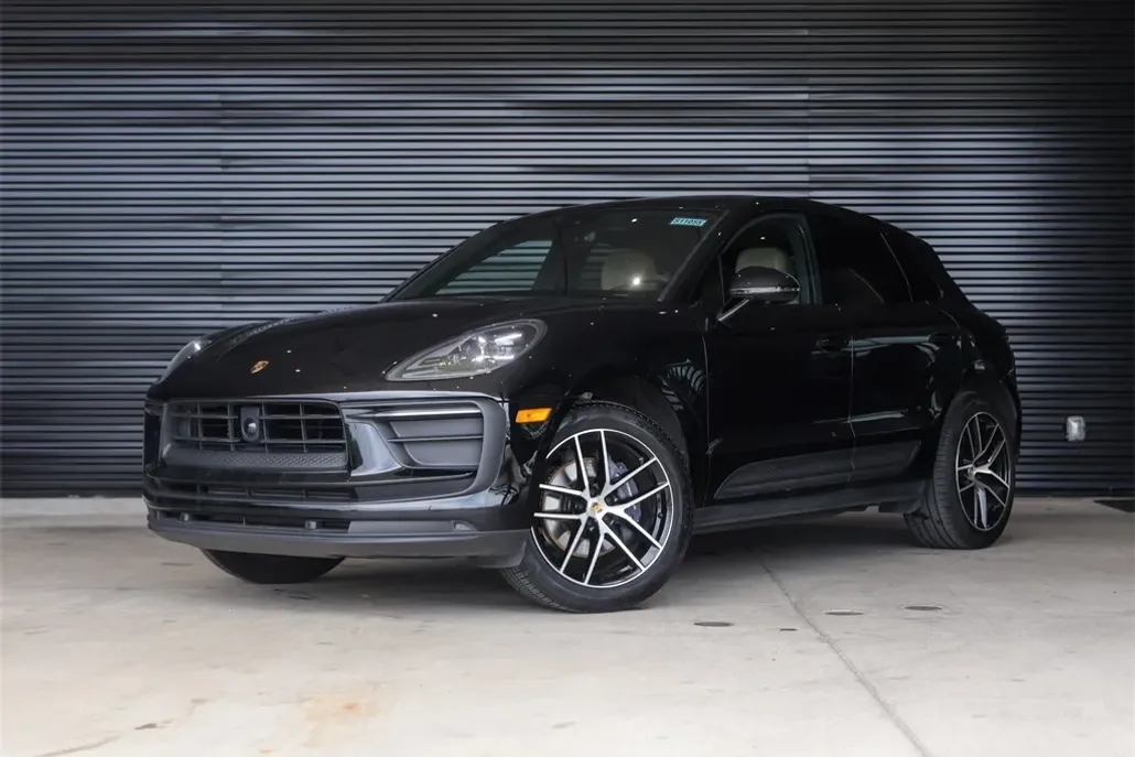 2025 Porsche Macan S photo 1