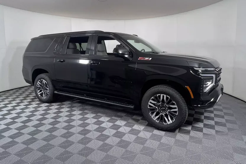 2026 Chevrolet Suburban Z71 photo 1