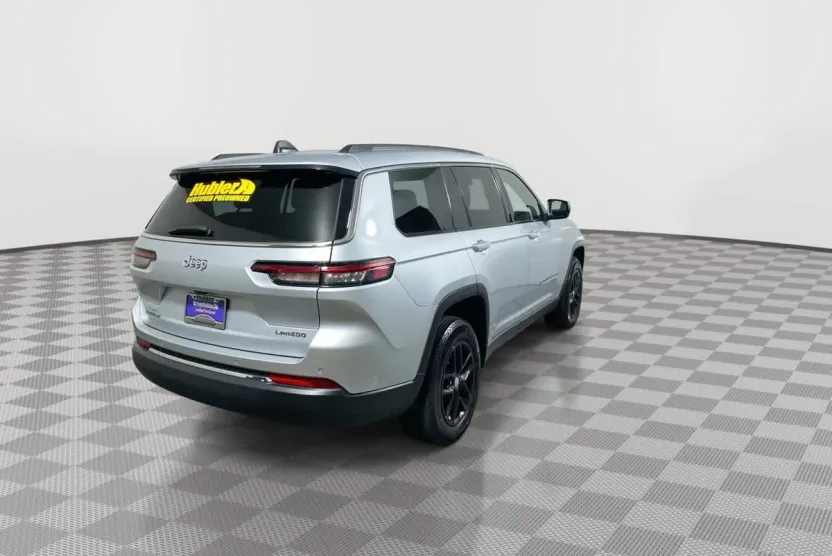 2023 Jeep Grand Cherokee Laredo photo 1