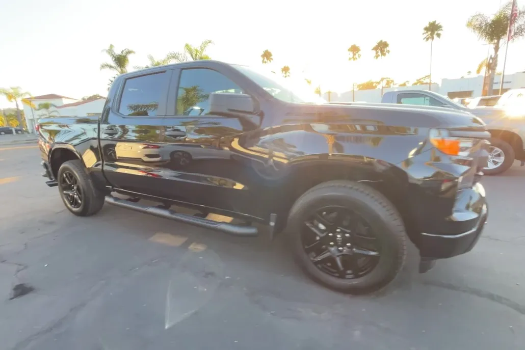 2026 Chevrolet Silverado 1500 Custom photo 1